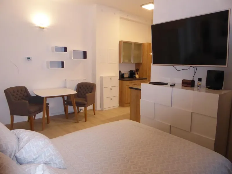 Hübsches, ruhiges 1-Zimmer-Apartment nahe Schloßstraße - Mietdauer max. 6 Monate — photo 1